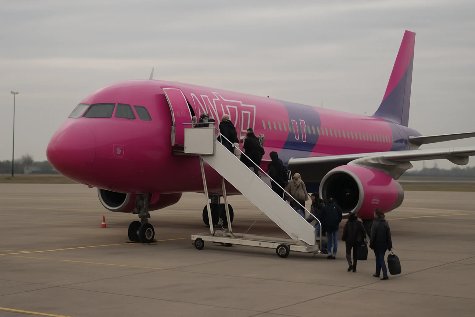 Incident grav evitat la limită pe o cursă Wizz Air la Luton, din cauza unei erori de calcul a piloților