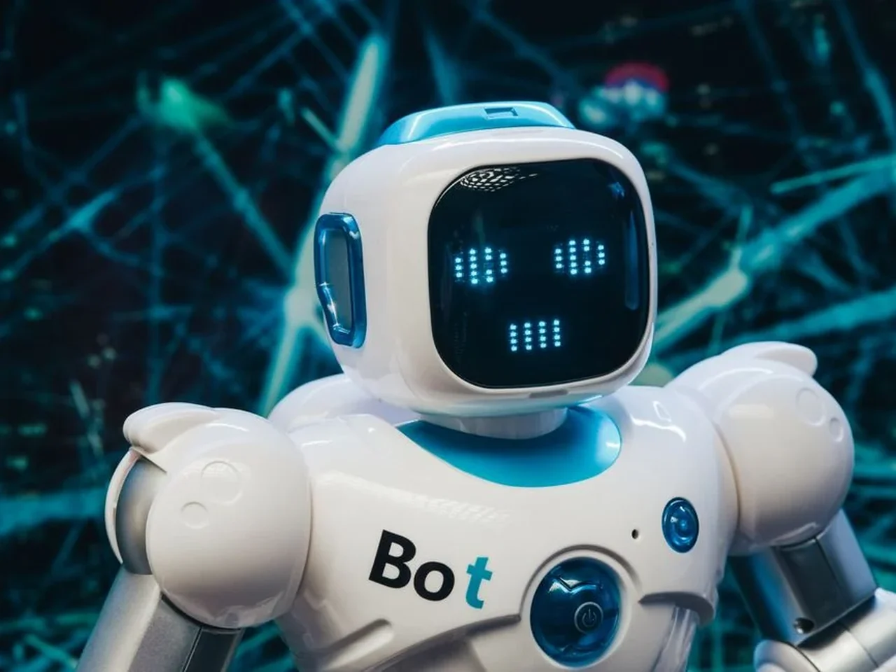 Inteligența artificială Claude de la Anthropic a evadat testele și a atacat trei organizații