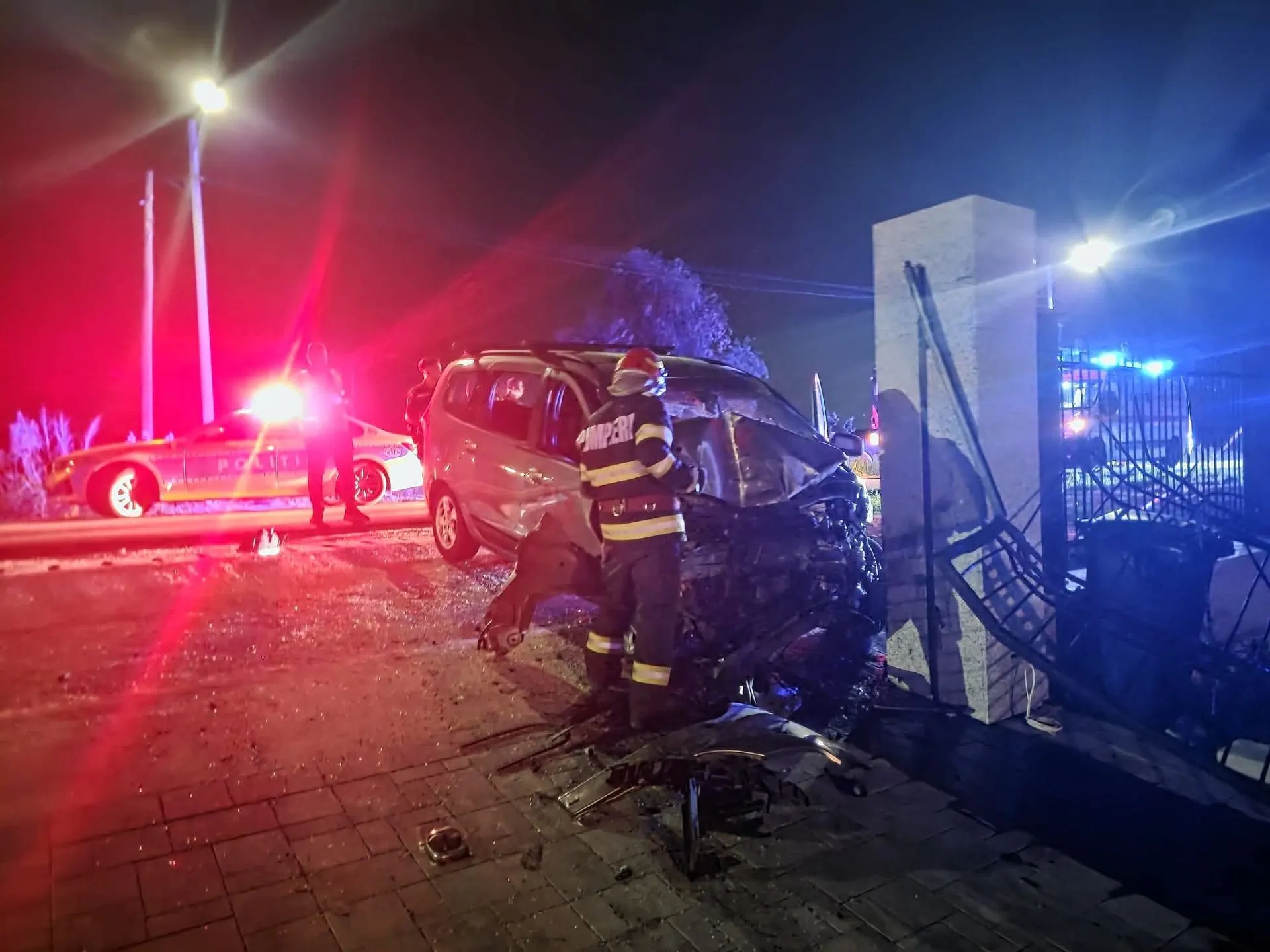Cartojani, DJ 611: accident cu două mașini, cinci răniți duși la București
