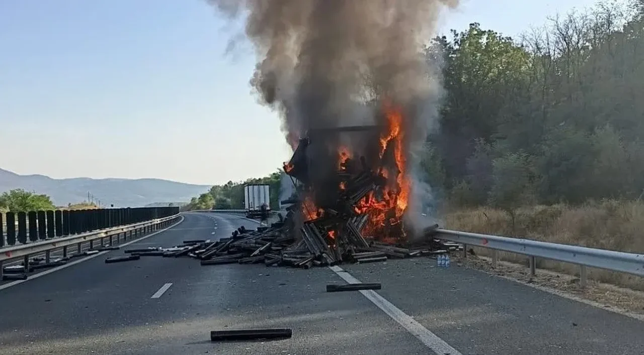 A1: incendiu la remorca unui TIR între Ilia și Deva