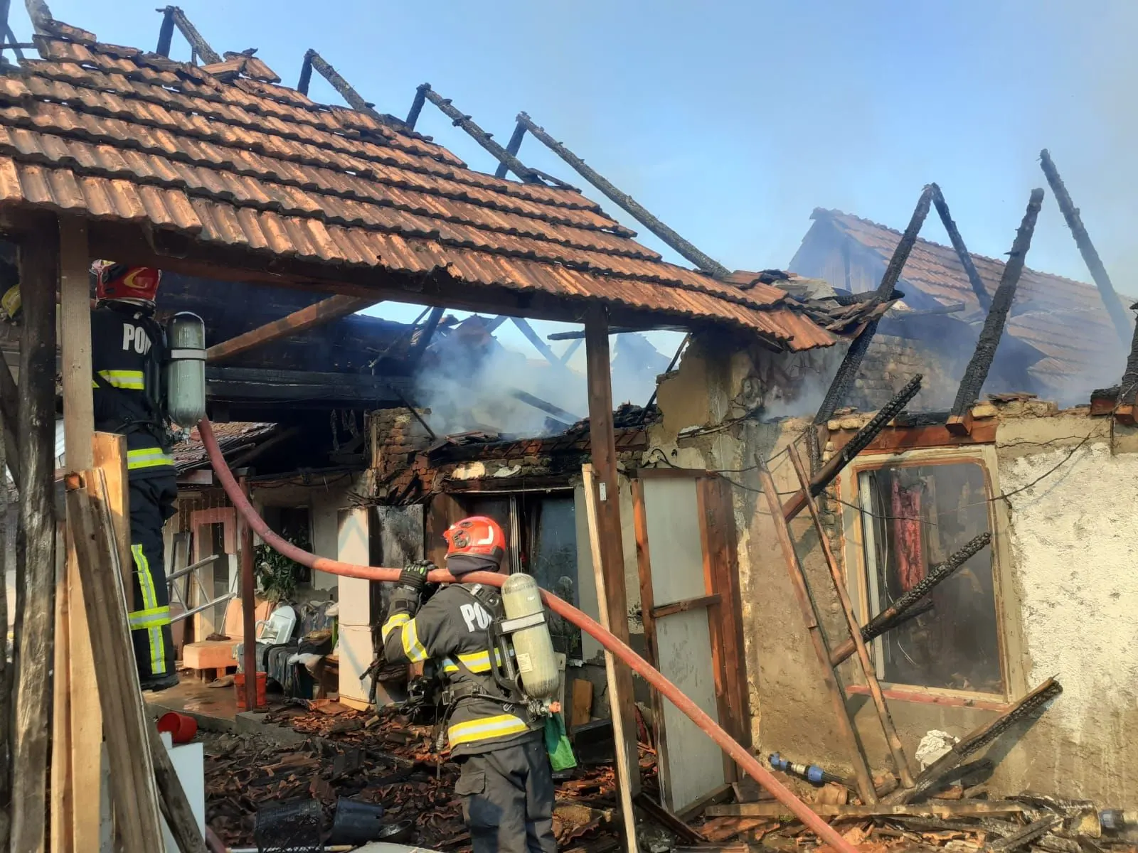 Budureasa (Bihor): incendiu la anexe, cauză probabilă ceaun nesupravegheat