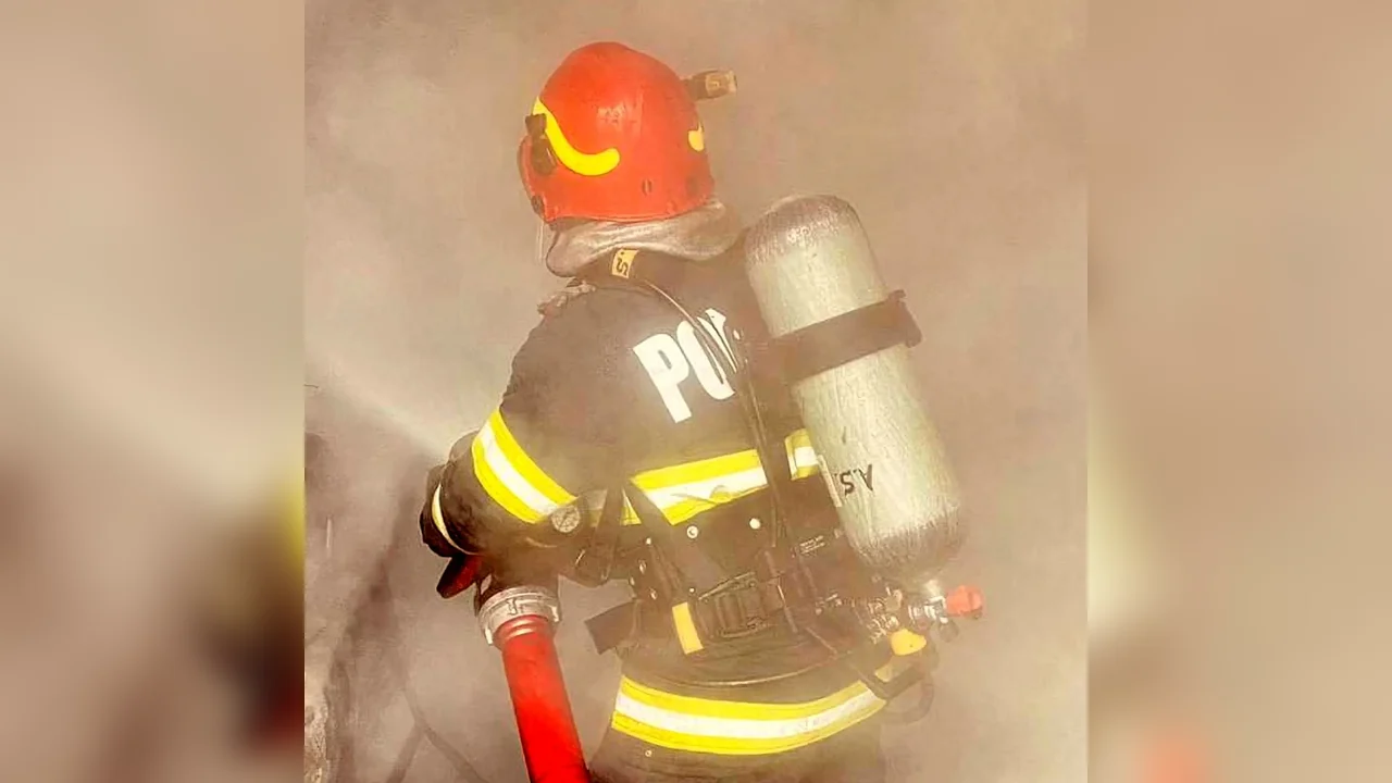 Ce s-a întâmplat la Tudor Vladimirescu: incendiu cu 60 de tone de furaje