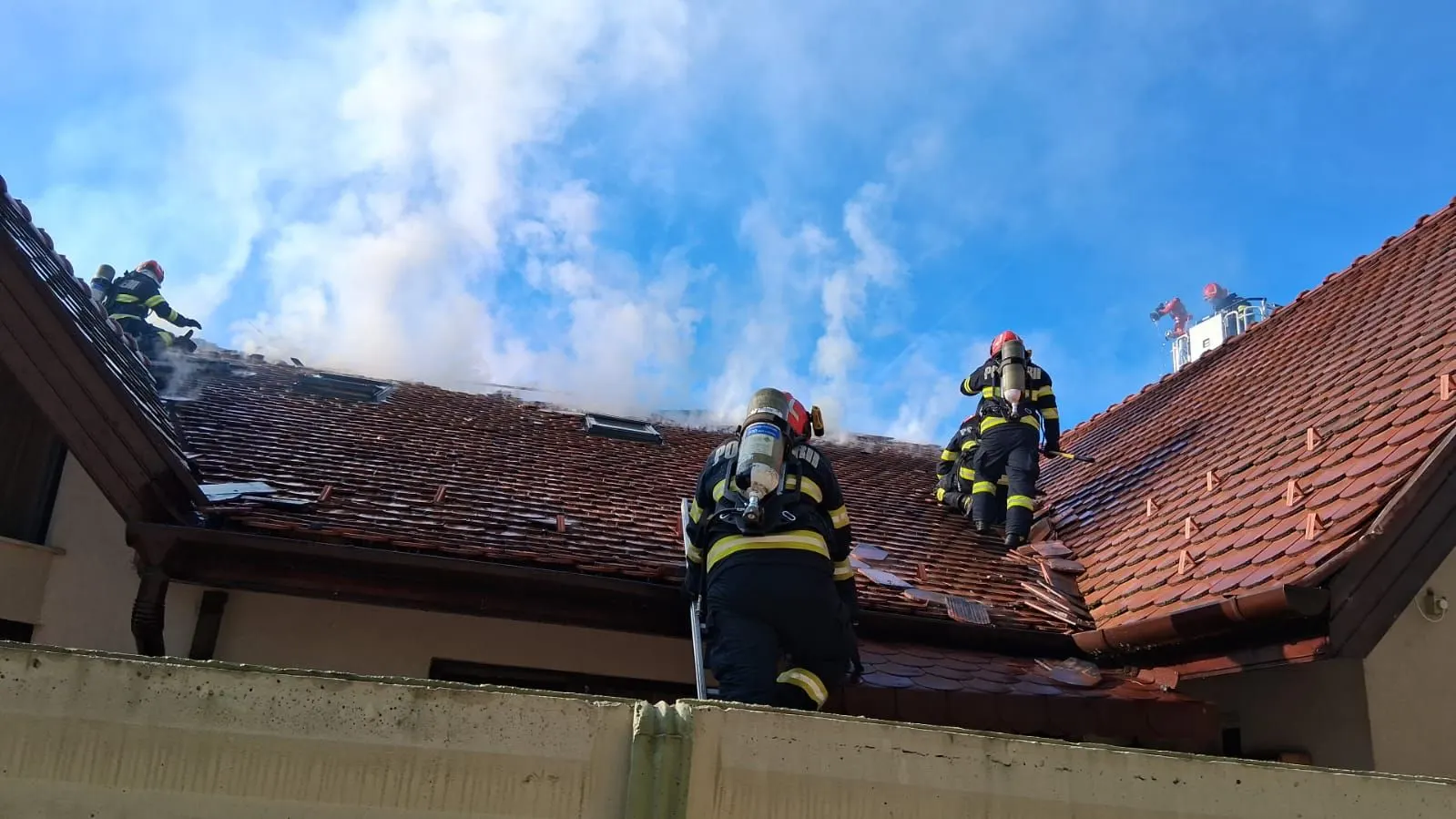 Oradea: incendiu pe Lugojului, trei locuințe afectate